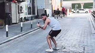 KIYA DUBAI MEN ASA HO SAKTA HAY.