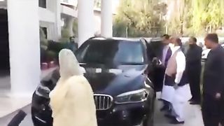 MARIM NAWAZ KE BMW.