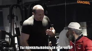 Мастер Спорта притворился ДЕДОМ в ЗАЛЕ