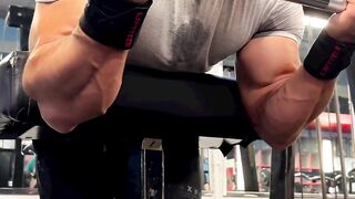 Big Bicep Workout For Massive Arm's Workout