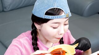 Eating ???? 3