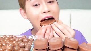 Eating sweet ????