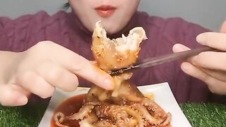 EMOJI EATING CHALLENGE, (4 different girls) - #asmr #kawaiieatingasmr #food #shorts.