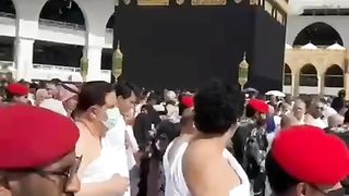 Beautiful Umrah Moment in Masjid al Haram