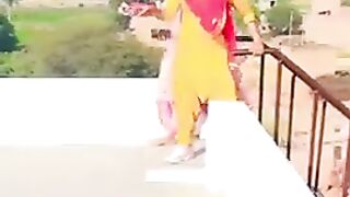 Aisi apni Dosti hai aisa