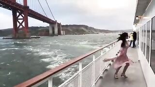 FUNNY VIDEO GIRL FAIL