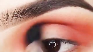 Smoky Eye Tutorial: How to Achieve a Bold and Sultry Look"
