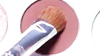 "Shimmering Gold Eye Makeup Tutorial: Get the Perfect Golden Look!"