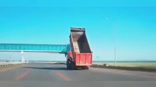 TRUCKS SMASHING INTO BRIDGES- IDIOT TRUCK DRIVERS, CRAZY TRUCK DRIVING FAILS 2022
