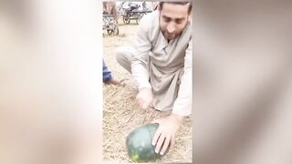 پاکستانی لوگوں کے مزاحیہ لمحات پارٹ 05.