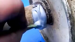 Strong casting glue