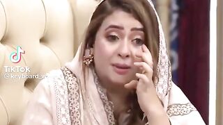 Rabiya Anam started crying during live Show