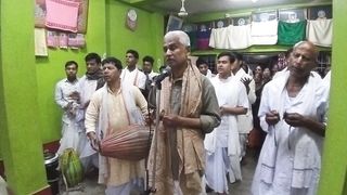 ভক্তবৃন্দের কন্ঠে হরিনাম সংকীর্ত্তন গান