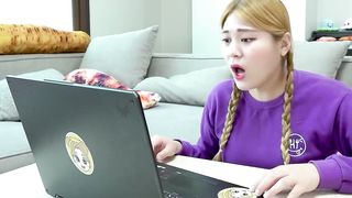 MUKBANG 보라 편의점 퍼플 디저트 아이스크림 먹방! Purple Dessert Korean Convenience Store Food GAL