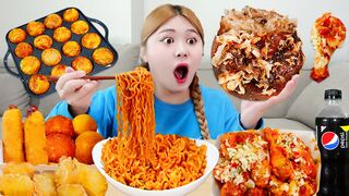 Mukbang Giant Takoyaki & Spicy Fire Noodles 대왕 타코야끼 불닭볶음면 먹방! 치킨 치즈볼 chicken Eat