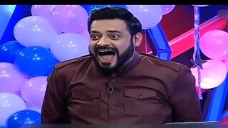Funny_aughing_dr._Amir_Liaqat_comedy_video