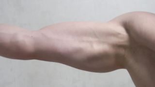 Gros Bras en 4 SEMAINES ! ( Exercices A Domicile )