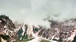 Maira Ghaflat mai khoya dil badal dai