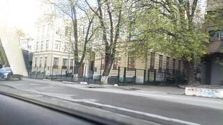 Еду в больницу на такси рано утром (7:30)