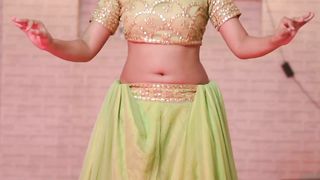 Juhi shaikh beautiful belly dance