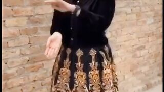 SINDHI SONG: HATHAN TAY MENDHI.