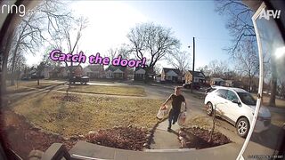 Funny videos, Door Fails caught on CAMERA