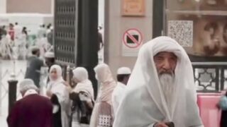 Masjid e Nabvi old Man Viral video| The Door Of