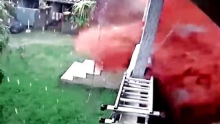 16 Natural Events Caught on Camera