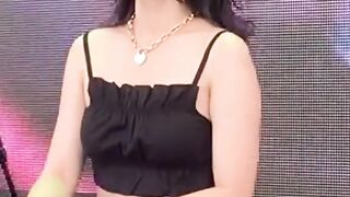 Dj una
