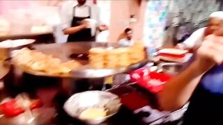 Dhoraji famous bun kabab Karachi