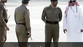 مسجد نبویؐ میں پولیس جب ایک عاشق رسولؐ کو گرفتار کرنے لگے