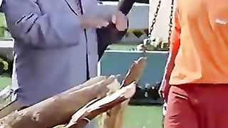 Lakri Bhee Mahengi Wali Takih Kuch Reh Na Jaiy