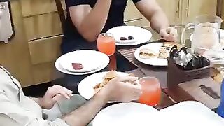 Waqi Aik Larki Apnain MaanBape ki ladli