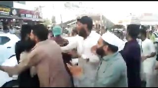 Faisalabad me 2 groups k dermiyan jagra