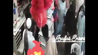 Shopkeeper was beaten when he did not replace the cloth