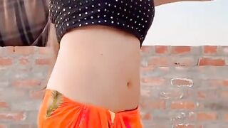 Gor Badan Pe Yaar Kurti Kasi Kasi Hot Dance New Video