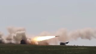 Ukrainian artillery division destoyed the bridge used by the Russians