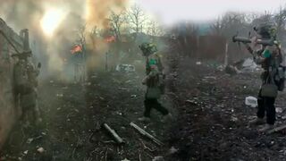 Ukrainian fighters shell destroyed house that sheltered Russians in Bakhmut