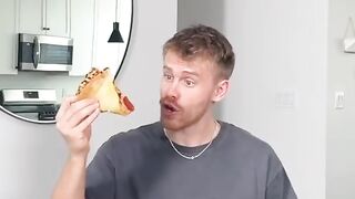 Eat pizza