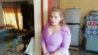 Desi Pakistani Punjabi girl Garmi mai room ki safai | uff guys Garmi