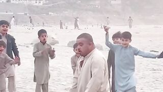 وزیراعظم گؤالادین کا ہم شکل ????????????????????????????❔