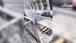 New York : un chauffard fonce sur la terrasse d'un restaurant pour fuir la police