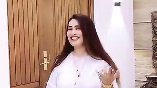 Beautiful Sindhi girl video 2