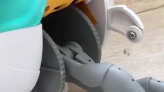 Electric runaway crab
