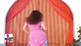 NIDA CHOUDHRY MUJRA SEENE LA KE PAKISTANI STAGE MUJRA DANCE