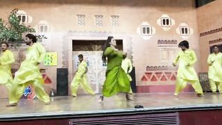 New  Mujra Nida Chuhdry Mujra sexi dance Nida Ch New Mujra luti puti gai