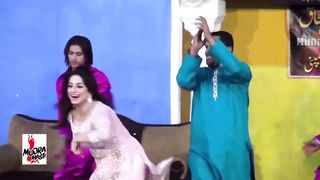 NIDA CHOUDHRY MEIN AAP MAJAN WALI