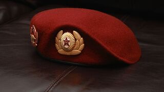 Change to a krapovy beret