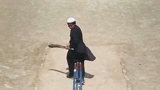 Naseem Shah in small pack Abubakar what a action