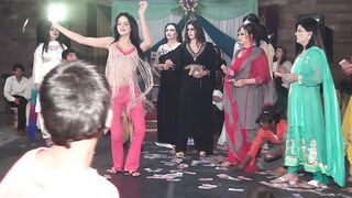Kashish Wild Cat PAKISTANI PRIVATE MUJRA DANCE PARTY